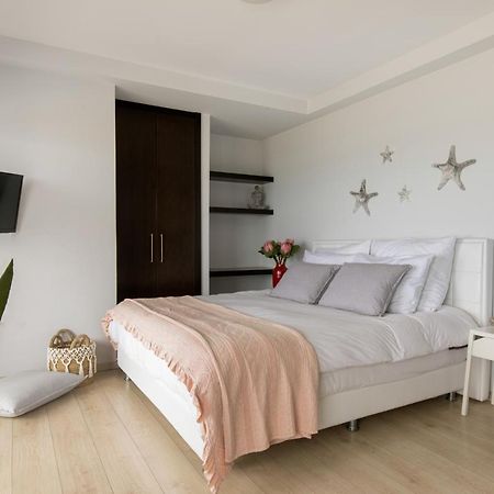 לקניה Antonoglou Beach Villas - Waterfront Luxury Retreat מראה חיצוני תמונה