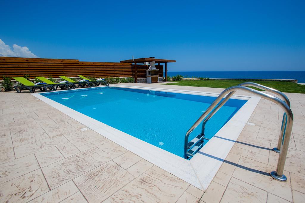 לקניה Antonoglou Beach Villas - Waterfront Luxury Retreat חדר תמונה