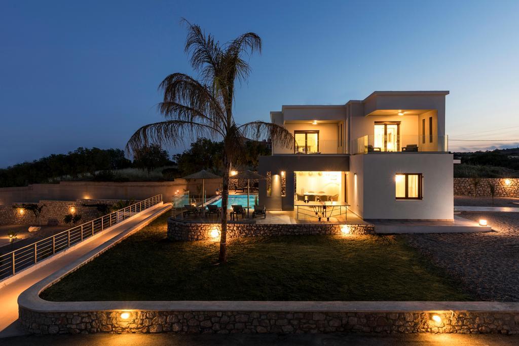 לקניה Antonoglou Beach Villas - Waterfront Luxury Retreat מראה חיצוני תמונה