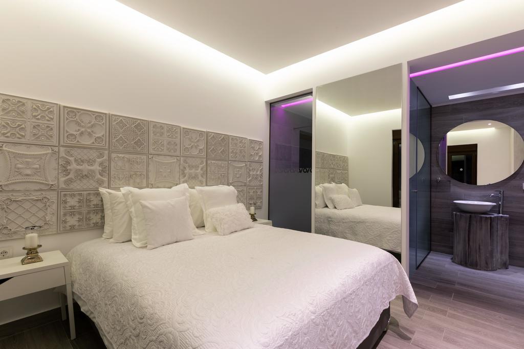 לקניה Antonoglou Beach Villas - Waterfront Luxury Retreat מראה חיצוני תמונה