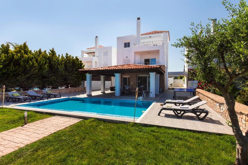 לקניה Antonoglou Beach Villas - Waterfront Luxury Retreat מראה חיצוני תמונה