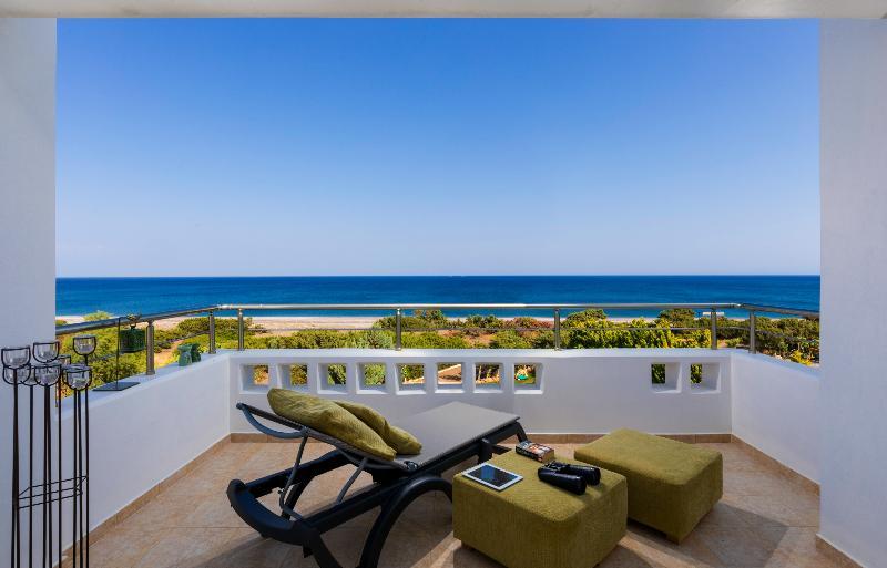 לקניה Antonoglou Beach Villas - Waterfront Luxury Retreat מראה חיצוני תמונה