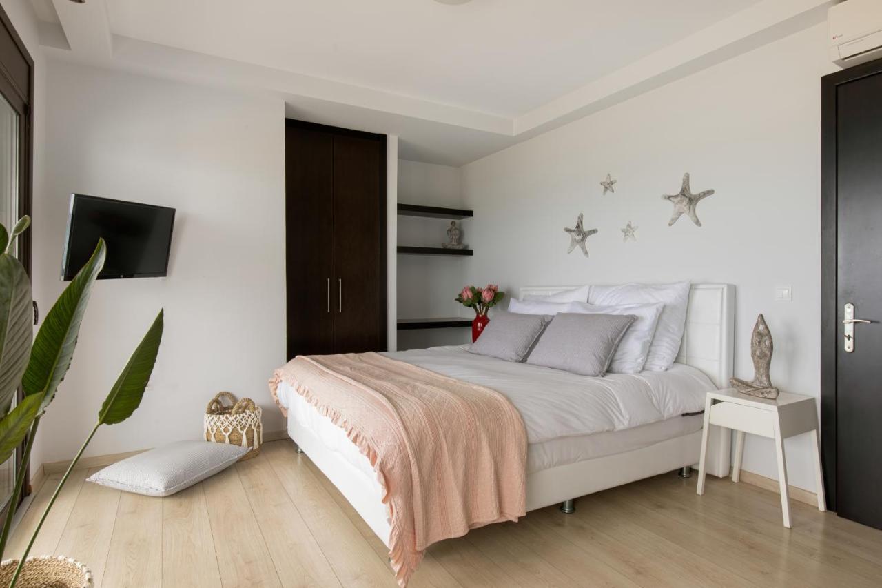לקניה Antonoglou Beach Villas - Waterfront Luxury Retreat מראה חיצוני תמונה
