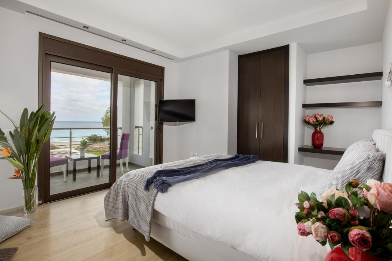 לקניה Antonoglou Beach Villas - Waterfront Luxury Retreat מראה חיצוני תמונה